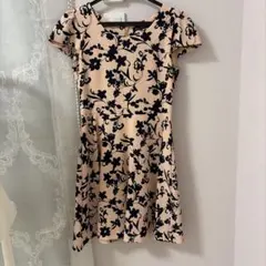 フラワープリント 半袖Aラインワンピース