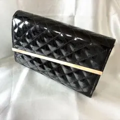 ブラック エナメル キルティング チェーンショルダーバッグ