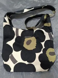 marimekko マリメッコ★ウニッコ柄　斜め掛けショルダーバッグ