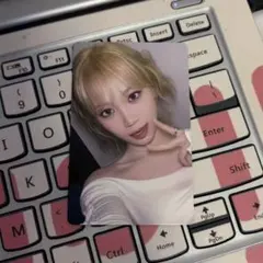 LESSERAFIM easy チェウォン yzy ラキドロ yizhiyu - メルカリ
