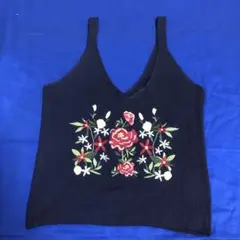 レイカズンフェバリ　ネイビー　ビスチェ　ニットキャミソール　花刺繍のサムネイル