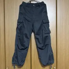 黒 カジュアルパンツ