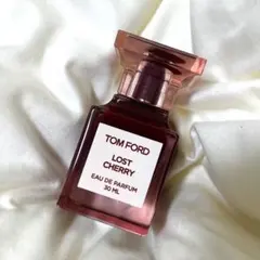 TOM FORD ロスト チェリー　オードパルファム 30mlのサムネイル