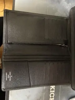 LOUIS VUITTON エピレザー 二つ折り　ブラック