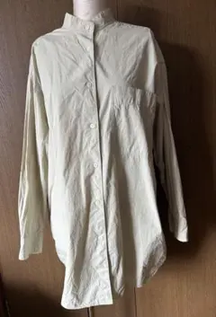ユニクロ　オーバーサイズシャツ（長袖） カジュアル　 無地　M