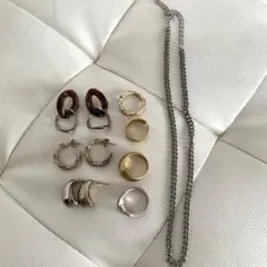 ピアス3個リング4個チェーンネックレス1個