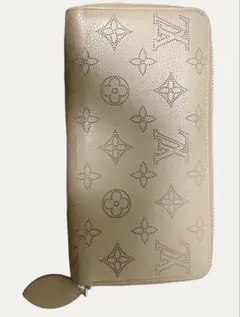 LOUIS VUITTON マヒナ ジッピーウォレット 長財布のサムネイル