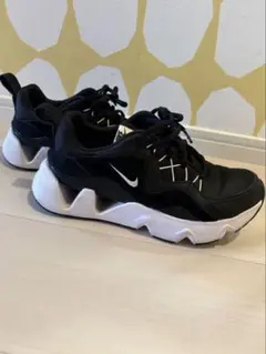 Nike ブラック/ホワイト スニーカー 25cm