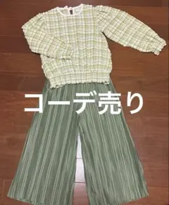 プリーツパンツ　エンボーワッフルTシャツ