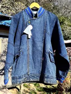 Item thumbnail for item e5ccde0a-7982-45f9-9ee2-227c2aa75e5b