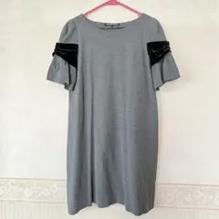 ストロベリーフィールズ 半袖膝上ワンピース、グレー