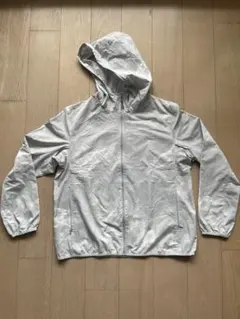 UNIQLO ポケッタブルUVカットパーカー 収納袋付き