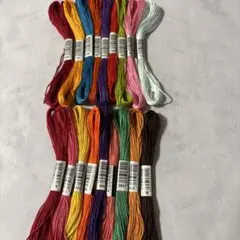 刺繍糸　１８本セット　明るいカラー　ミサンガ　刺し子　ステッチ