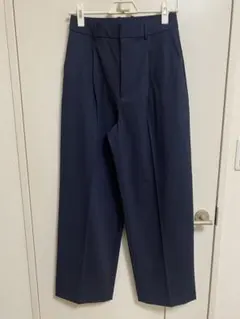 【新品未使用】UNIQLO タックワイドパンツ
