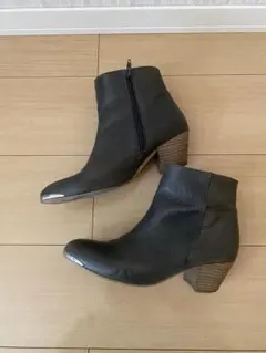 Item thumbnail for item 0cf20af1-ab6c-440b-815d-829a2ba3b274