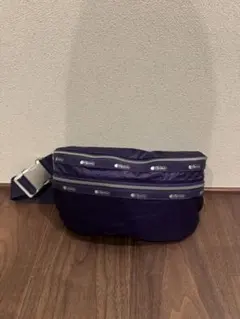 LeSportsac 紫 ボディバッグ・ウエストポーチ