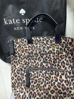 チェルシー スポッテッド レオパードプリント コンバーチブル バックパック