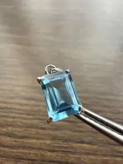 Pt900ブルートパーズ ペンダントトップ エメラルドカット - メルカリ