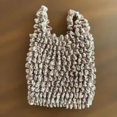 フリルデザインのベージュエコバッグ