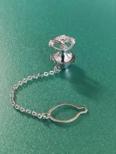 K14WG 刻印あり ネクタイピン 赤い石付き K14WG 刻印あり ネクタイピン 赤い石付き