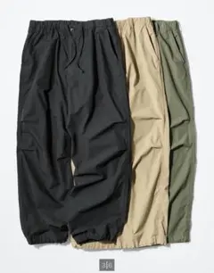 新品　ユニクロ　パラシュートパンツ