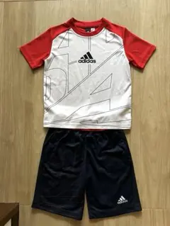 極美品 adidas半袖Tシャツ＆ハーフパンツ 上下セット120サイズのサムネイル