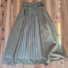 オリーブグリーン プリーツロングスカート