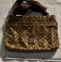 最終お値下げブラウンナイロンショルダーバッグ　クリスチャンオリビエ