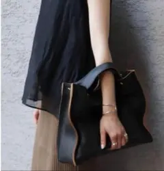 PAOLA NUTTI /パオラヌッティ スクエアショルダー トートバッグのサムネイル