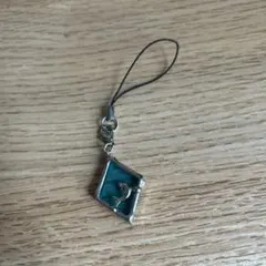 青色透明チャーム ストラップ付き