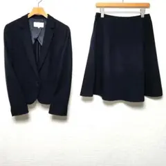自由区　レディース　スカートスーツ　セットアップ　美品のサムネイル