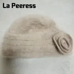 La peeress ベージュニット帽 花モチーフ付き