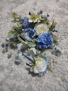 青と白のウェディングブーケとブートニアセット