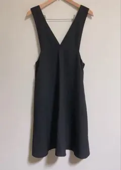 ノースリーブVネックワンピース　ブラック