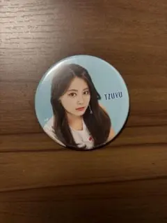 TWICEツウィ 缶バッチ wake me up