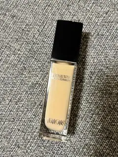 Dior ディオールスキンフォーエヴァー スキン　コレクトコンシーラー 0.5N