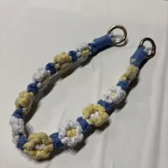 SOLLON. フラワー編みスマホハンドストラップ