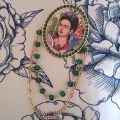 フリーダ・カーロ　Frida Kahlo　ブローチ