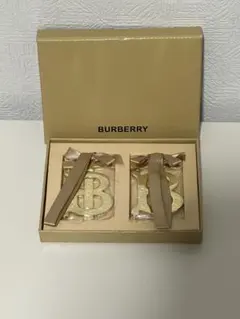 BURBERRYチャーム　ロゴ チャーム 2点セット ゴールド キーホルダー