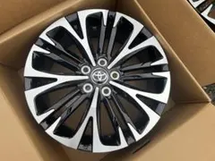 トヨタ ヤリスクロス純正　18インチ アルミホイール 新車外しのサムネイル