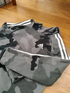 【値下げ】adidas ❉ パーカー キッズ130