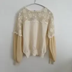 アクシーズファム ブラウス 長袖 シースルー ビジュー キナリ色 Mタグ付き