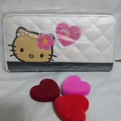 新品♡ハローキティ ラウンド束入れ 長財布 ワッペンキティ日焼け