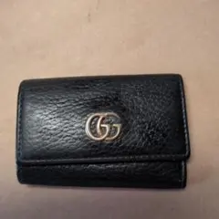 最終価格！GUCCI GGマーモント キーケース 6連 - メルカリ