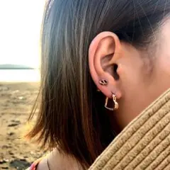 ハワイアンジュエリー オープンハート フープピアス　スクロール　おしゃれデザイン