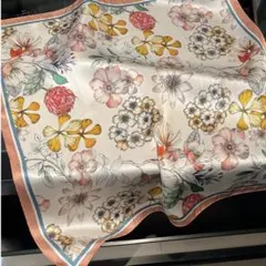 ラスト2点　シルク45 シルク100% 大判スカーフ　ストール　53×53cm