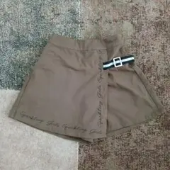 ショートパンツ　オリーブ、カーキ色　140cm