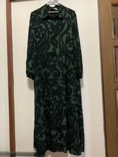 大きいサイズXL ZARAダークグリーン・ブラック柄長袖ワンピース