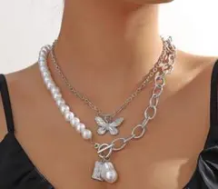 【新品・未着用】SHIEN バタフライチャームネックレス　パール　2個