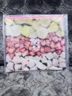 Happyくじ『セブン-イレブン』 G賞 スムージーフラットポーチ